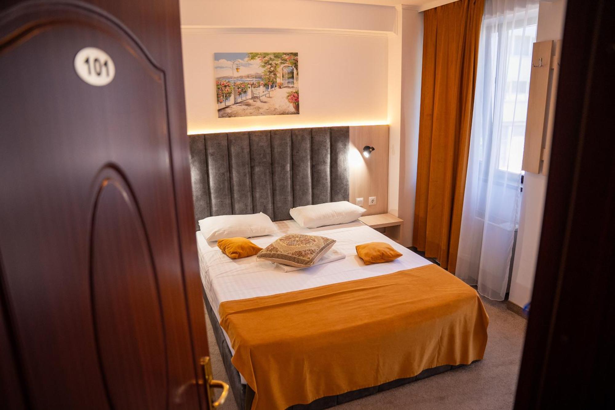 Cantemir 3* Bucureşti